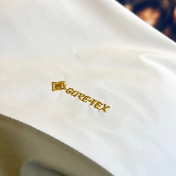 Arc'teryx Men's Women's Jackets - Picture 5 of 9